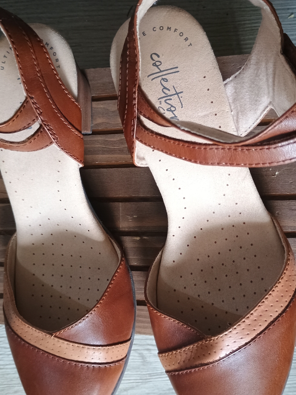 Clarks Valarie Rally Sandals 8.5 M Mahogany Brown Leather Ultimate Comfort - Picture 1 of 8